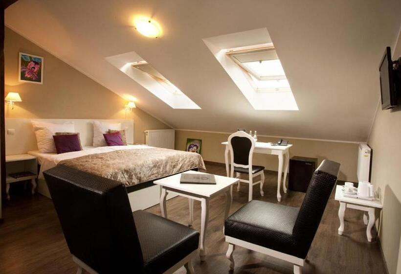 غرفة قياسية, Leone Apart