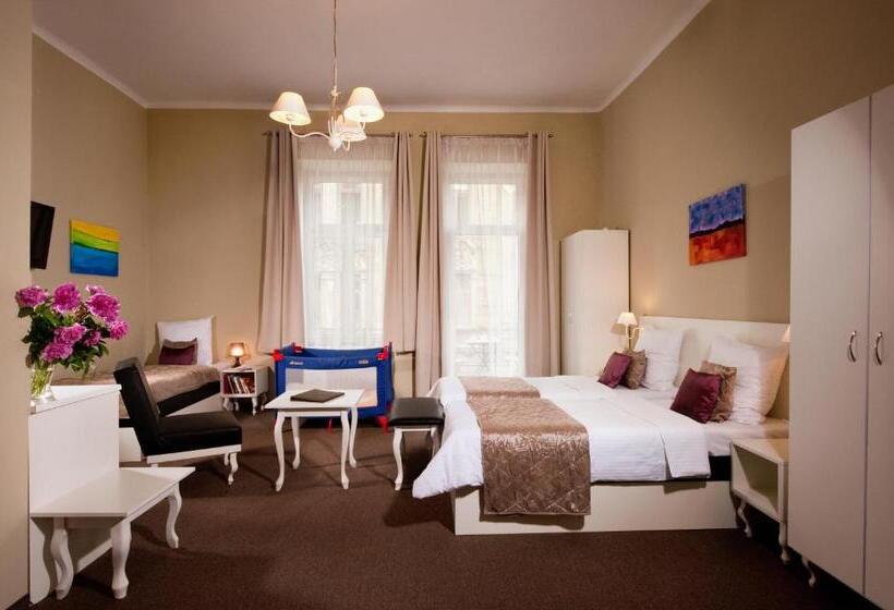 غرفة قياسية ثلاثية, Leone Apart