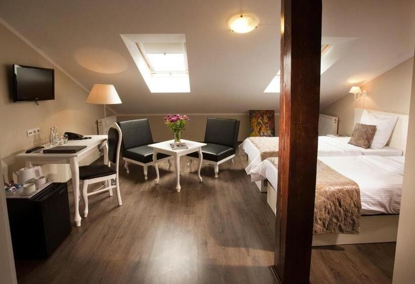 شقة غرفة واحدة, Leone Apart