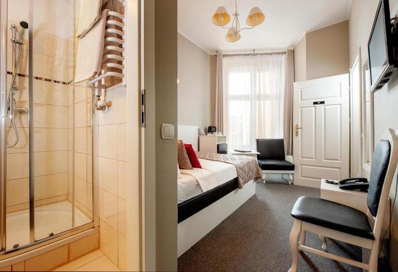 غرفة أساسية, Leone Apart