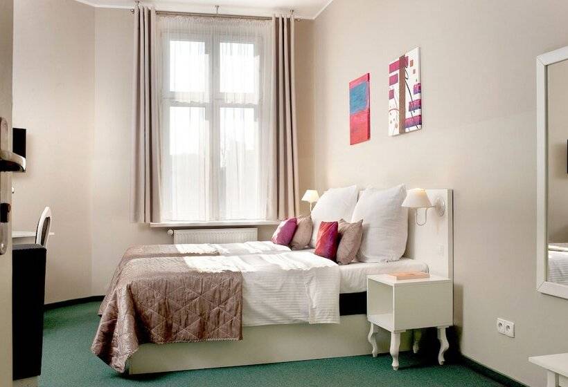 غرفة قياسية, Leone Apart