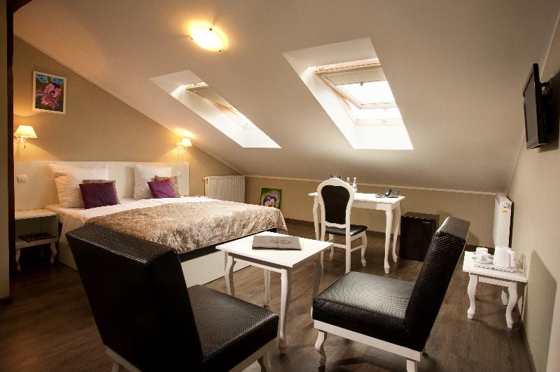 غرفة قياسية, Leone Apart