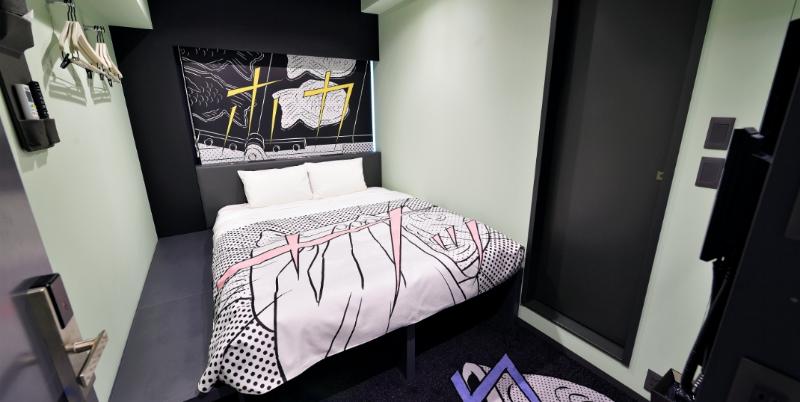 غرفة قياسية ثلاثية, Leone Apart