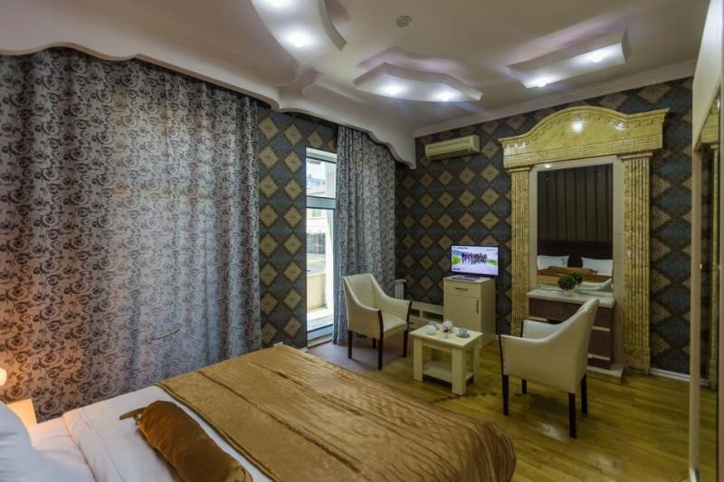 غرفة قياسية رباعية, Leone Apart