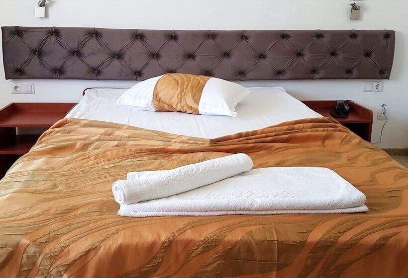 اتاق استاندارد, Alexis