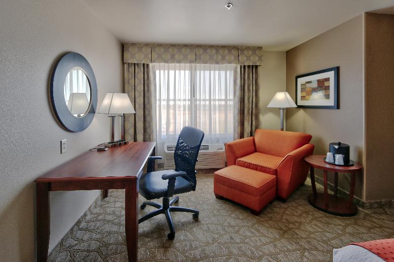 이그제큐티브 룸 킹사이즈 침대, Holiday Inn Roswell, An Ihg