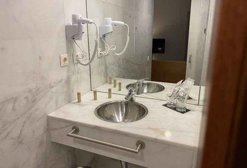 Superior Room, Hostatgeria De Poblet