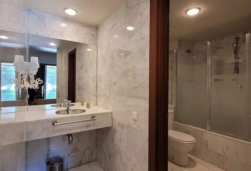 Standard Room, Hostatgeria De Poblet