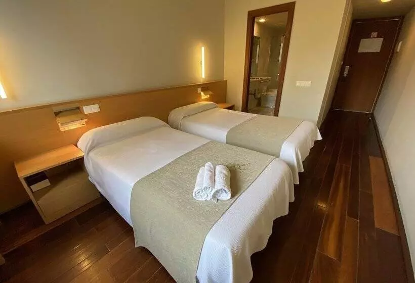 Standard Room, Hostatgeria De Poblet