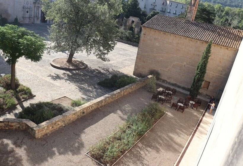 Standard Room, Hostatgeria De Poblet