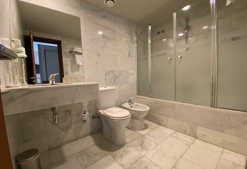 Standard Room, Hostatgeria De Poblet