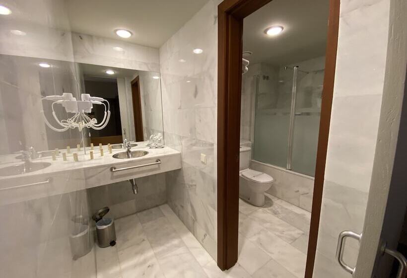 Superior Room, Hostatgeria De Poblet