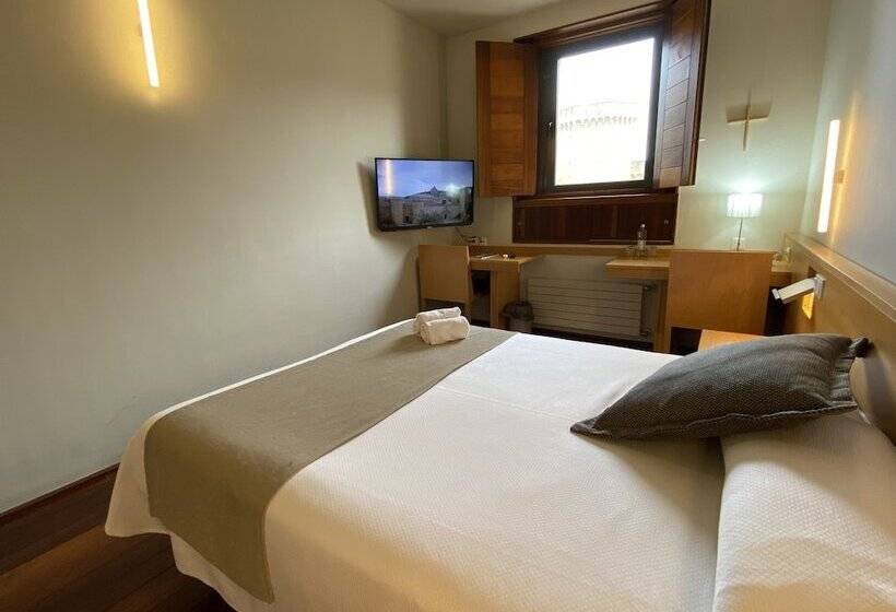 Standard Room, Hostatgeria De Poblet