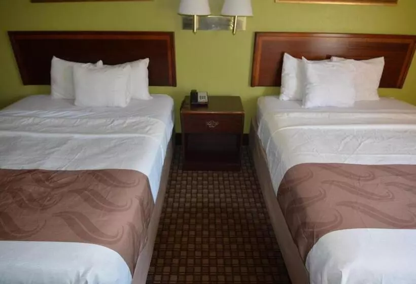 スタンダードルーム, Jameson Inn And Suites Hazelhurst