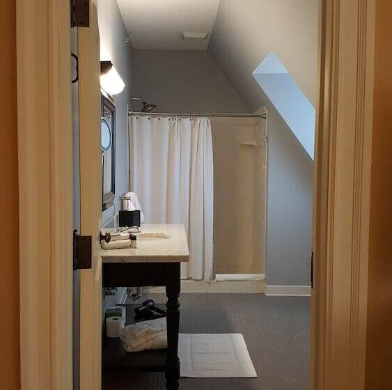 デラックスルーム, Mansions On Fifth