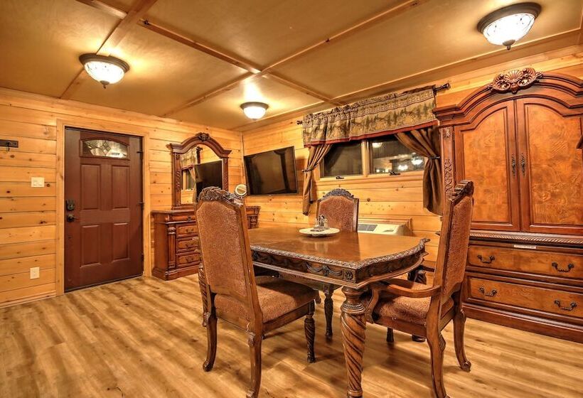 סטודיו דלוקס, Yellowstone Gateway Inn