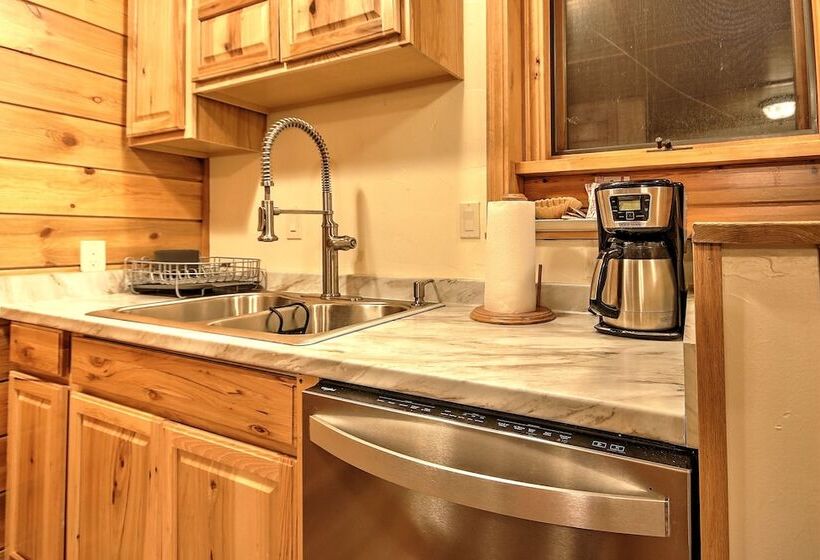 סטודיו דלוקס, Yellowstone Gateway Inn