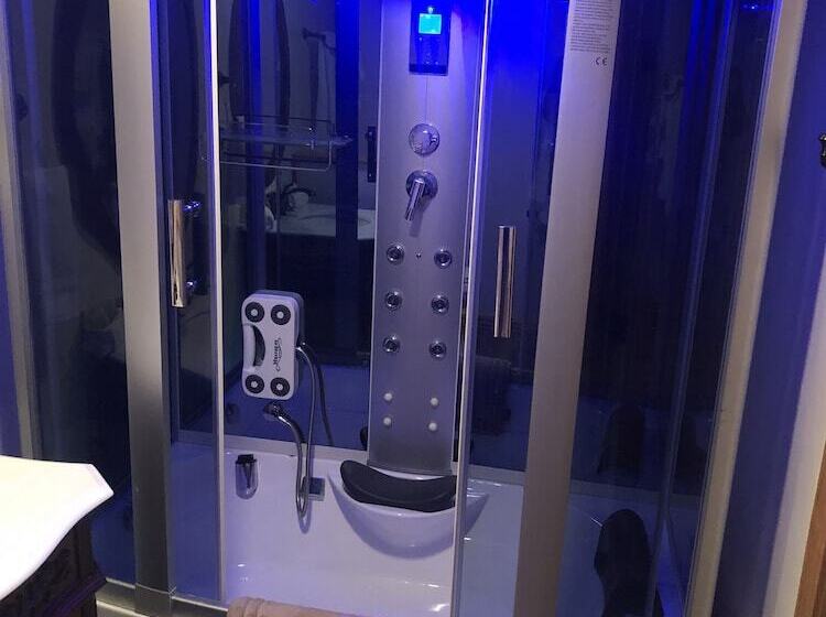 סטודיו דלוקס, Yellowstone Gateway Inn