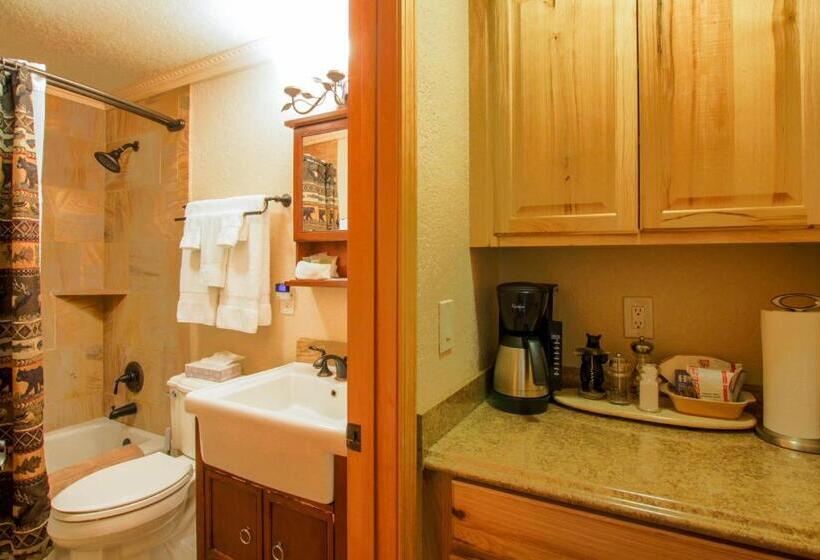 חדר סטנדרט עם מיטת קינג, Yellowstone Gateway Inn