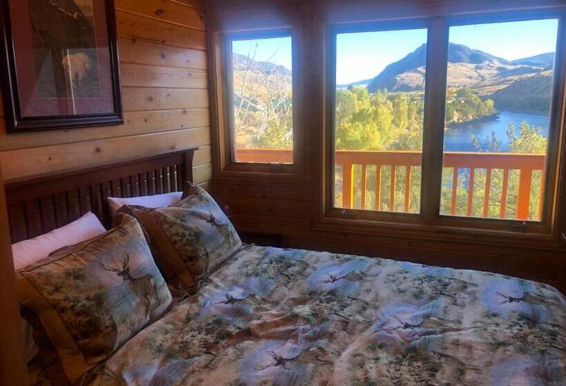 בית, 4 חדרי שינה, Yellowstone Gateway Inn