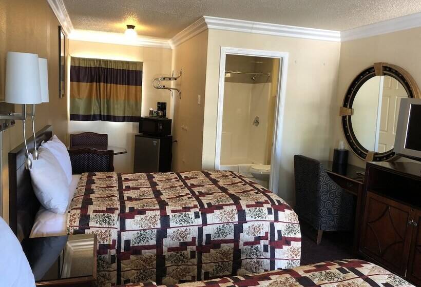 デラックススタジオ, Lamplighter Motel Clearlake