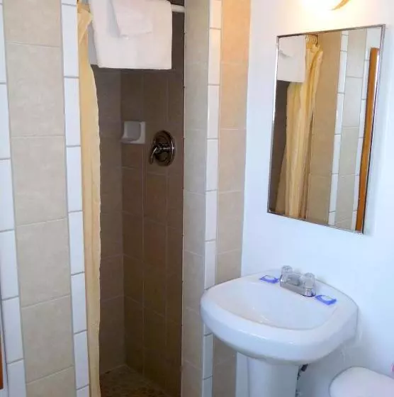 Standard-huone Keittiö, Bayshore Inn Ventura