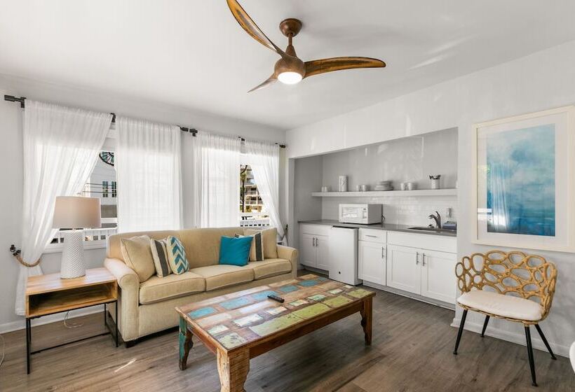 جناح, Cabana Clearwater Beach