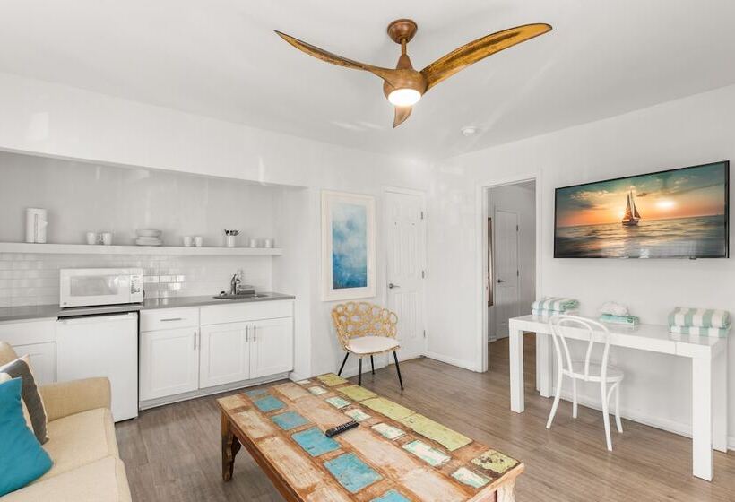 جناح, Cabana Clearwater Beach