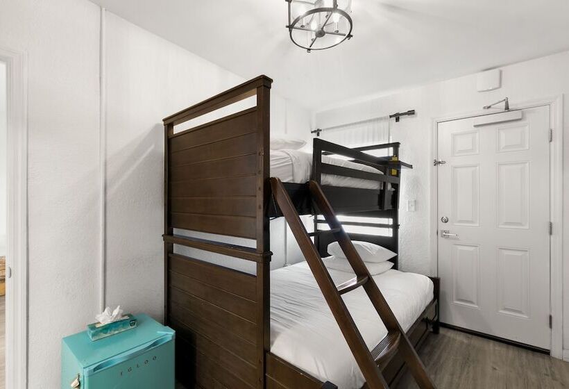 جناح, Cabana Clearwater Beach