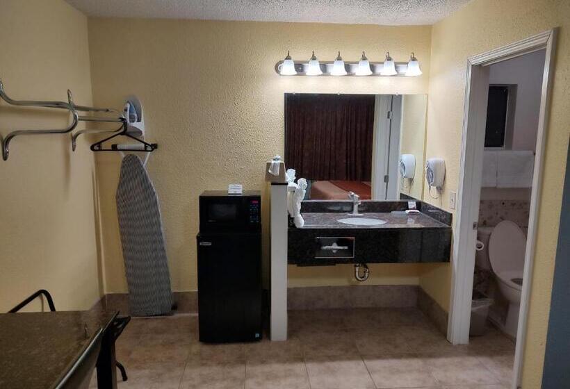 带大床的标准间, Economy Inn Richmond