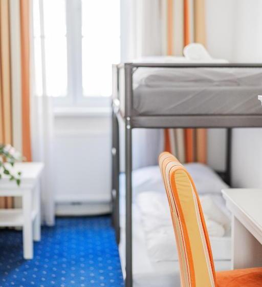 اتاق استاندارد, Self Check In Hotel Adlon