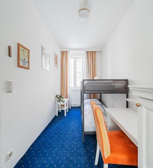 اتاق استاندارد, Self Check In Hotel Adlon