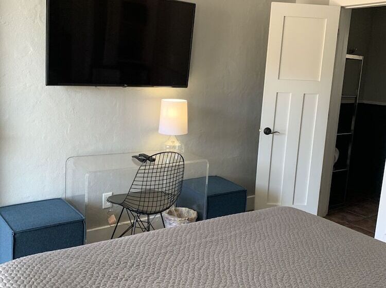 חדר סטנדרט, Blue Star Motel