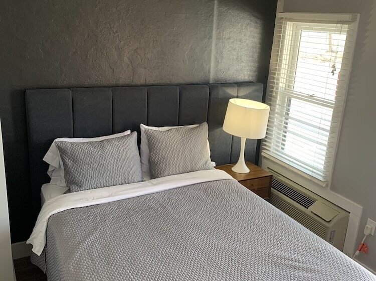 חדר סטנדרט, Blue Star Motel