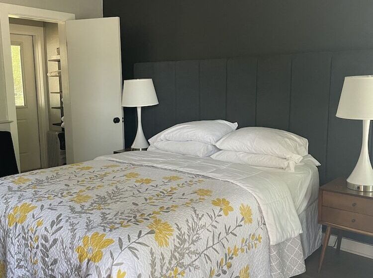 Номер Стандарт, Blue Star Motel