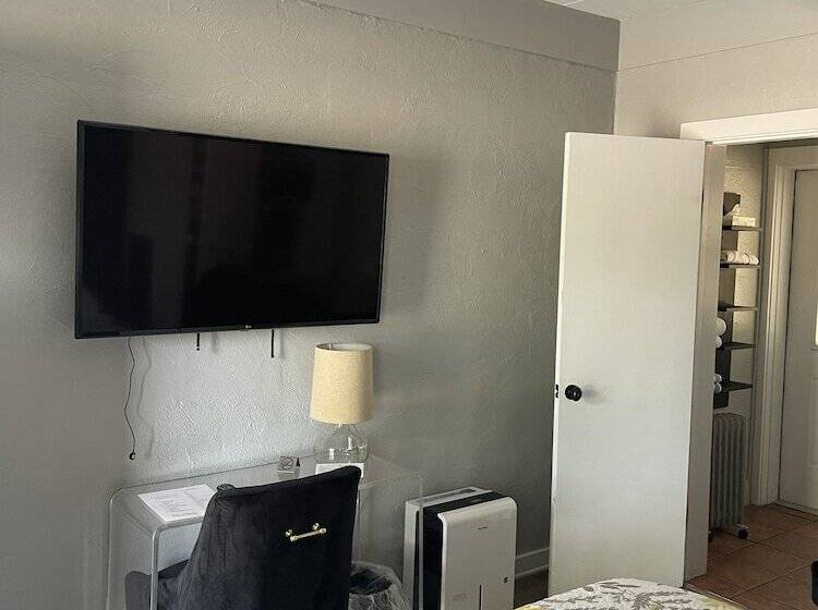 חדר סטנדרט, Blue Star Motel