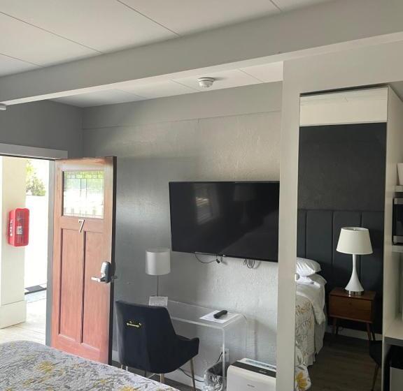 Номер Стандарт, Blue Star Motel