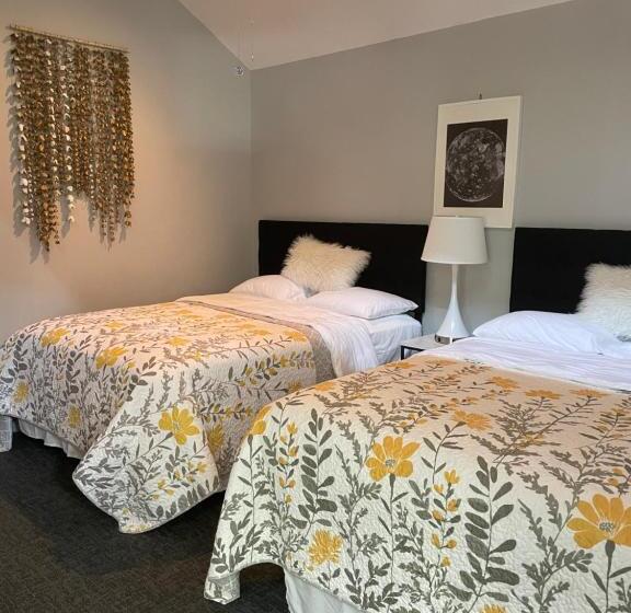 דירת שני חדרים, Blue Star Motel