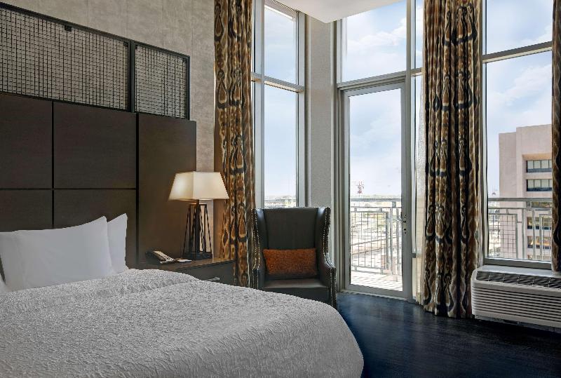 Номер Стандарт с Балконом, Hampton Inn & Suites Austin @ The University/capitol