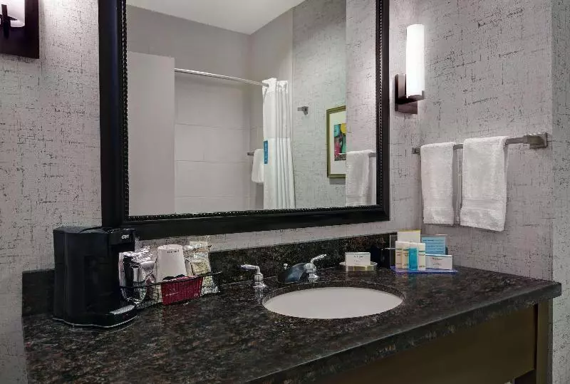 バルコニー付きスタンダードルーム, Hampton Inn & Suites Austin @ The University/capitol