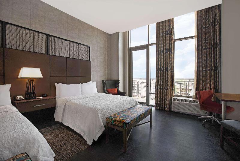 Номер Стандарт с Балконом, Hampton Inn & Suites Austin @ The University/capitol