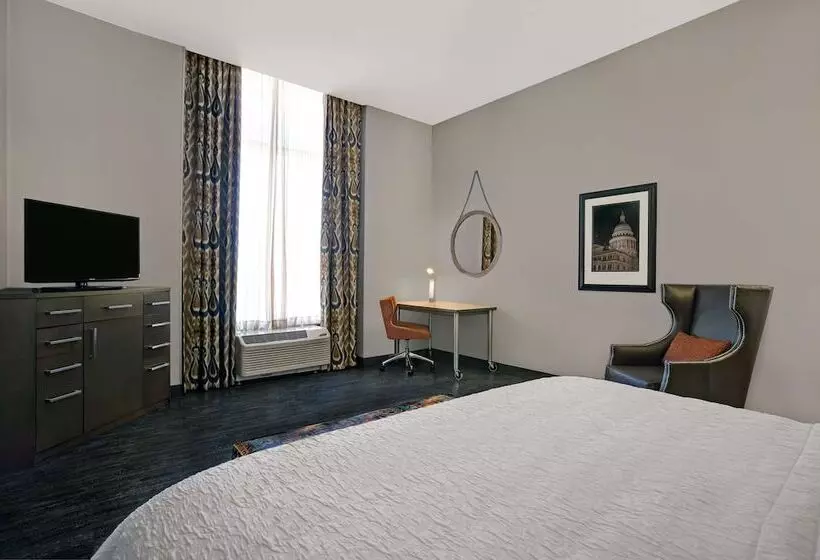 ダブルベッドスタンダードルーム, Hampton Inn & Suites Austin @ The University/capitol