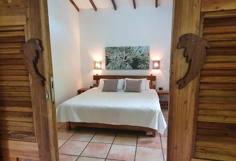 غرفة سوبيريور سرير كينج, Cariblue Beach and Jungle Resort