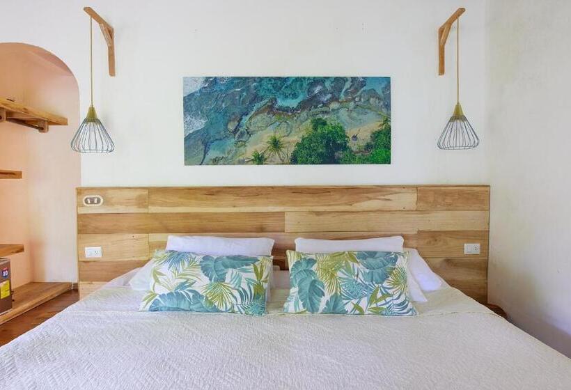 غرفة سوبيريور سرير كينج, Cariblue Beach and Jungle Resort