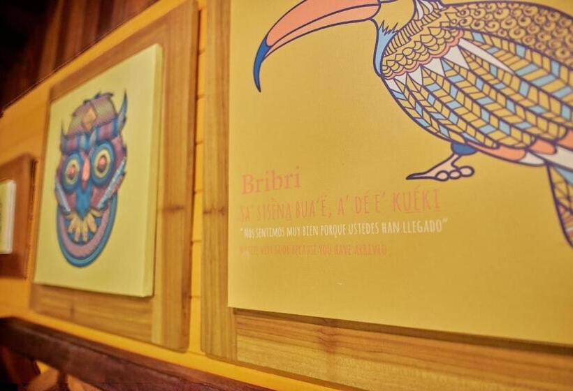 بنجلو قياسى, Cariblue Beach and Jungle Resort