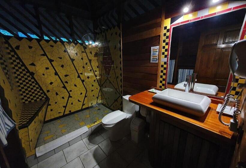 بنغل قياسي مع  إطلالات, Cariblue Beach and Jungle Resort