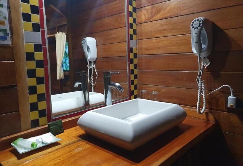 بنغل قياسي مع  إطلالات, Cariblue Beach and Jungle Resort