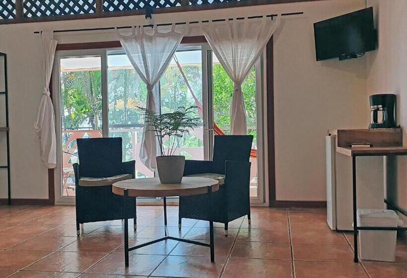 جناح مطلّ علي البحر, Cariblue Beach and Jungle Resort