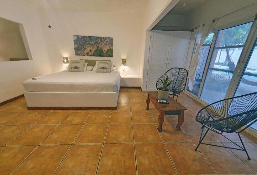 جناح مطلّ علي حمام السباحة, Cariblue Beach and Jungle Resort