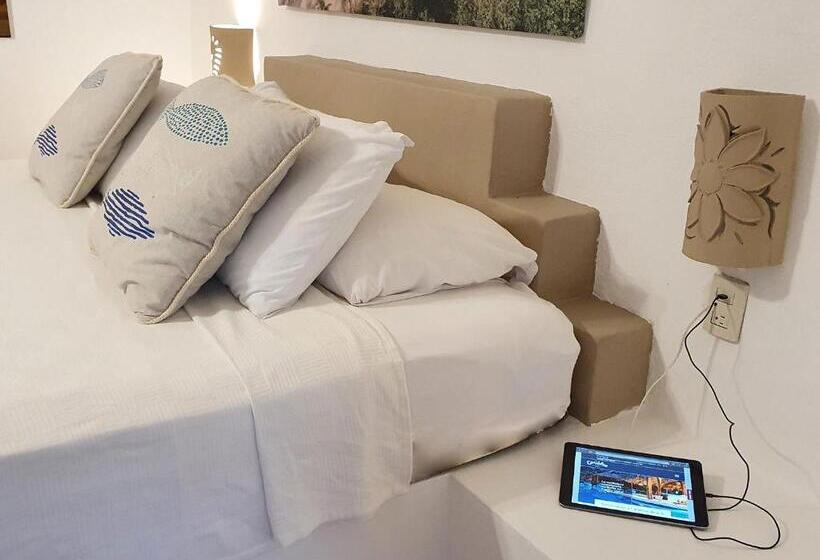 جناح مطلّ علي حمام السباحة, Cariblue Beach and Jungle Resort